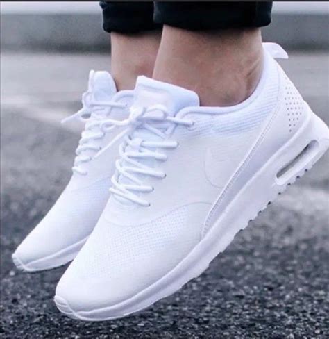 white nike sneakers woman.